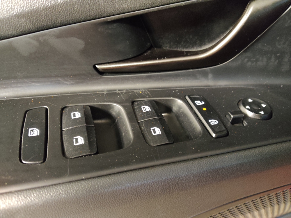2025 Hyundai Elantra SEL - Photo 21