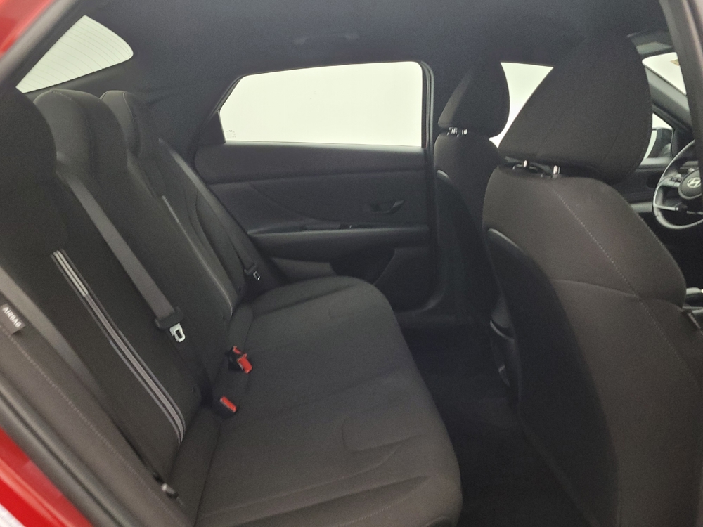 2025 Hyundai Elantra SEL - Photo 15