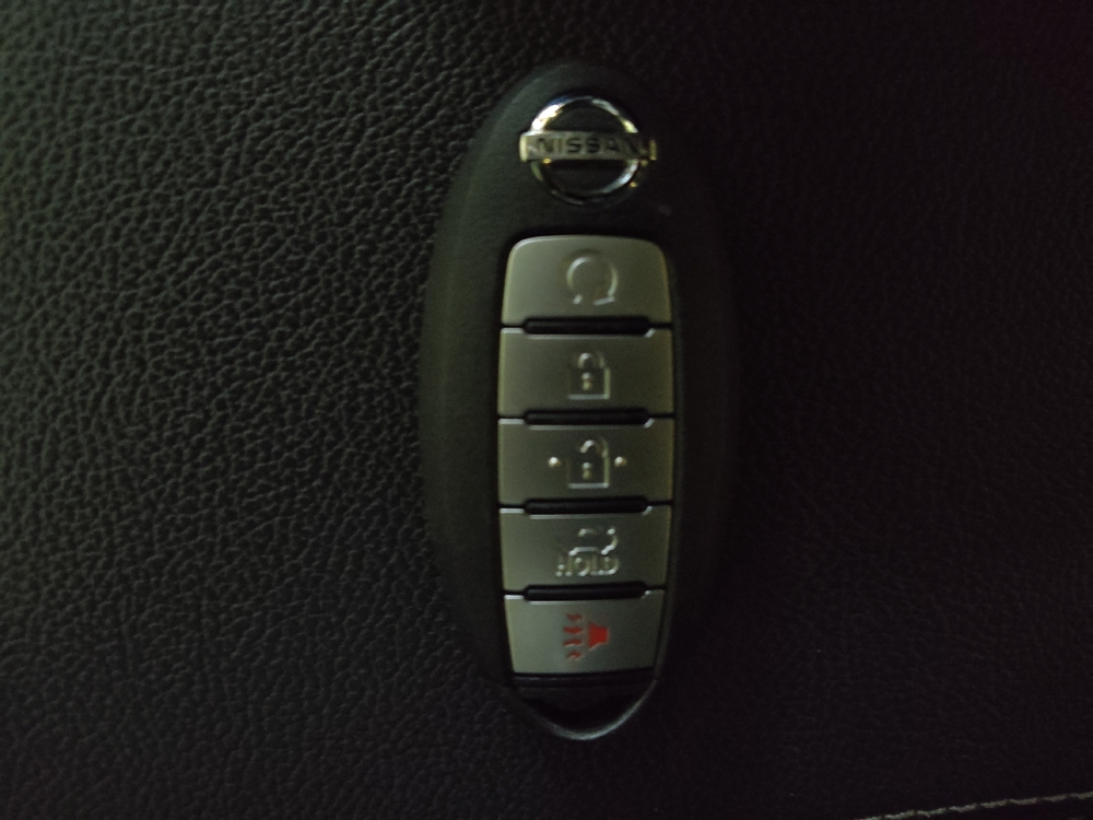 2022 Nissan Versa Sedan SR - Photo 25