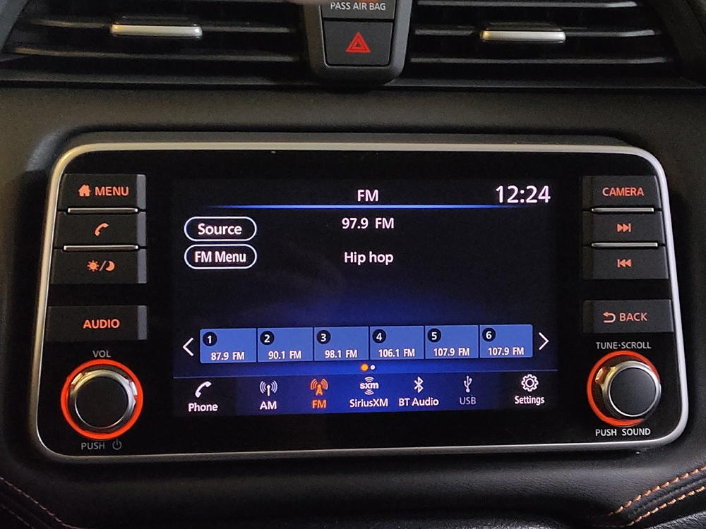 2022 Nissan Versa Sedan SR - Photo 19