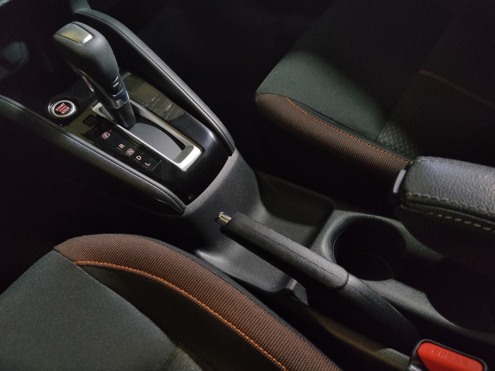 2022 Nissan Versa Sedan SR - Photo 20