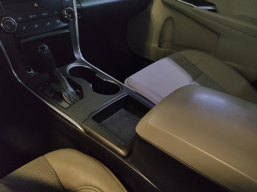 2016 Toyota Camry Special Edition - Photo 20