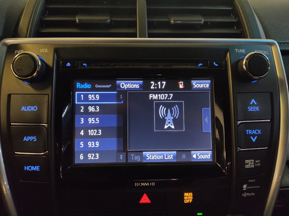 2016 Toyota Camry Special Edition - Photo 19