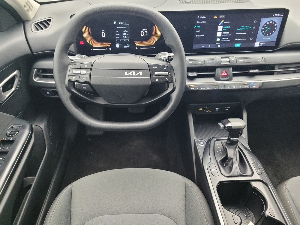 2025 Kia K4 LXS - Photo 17