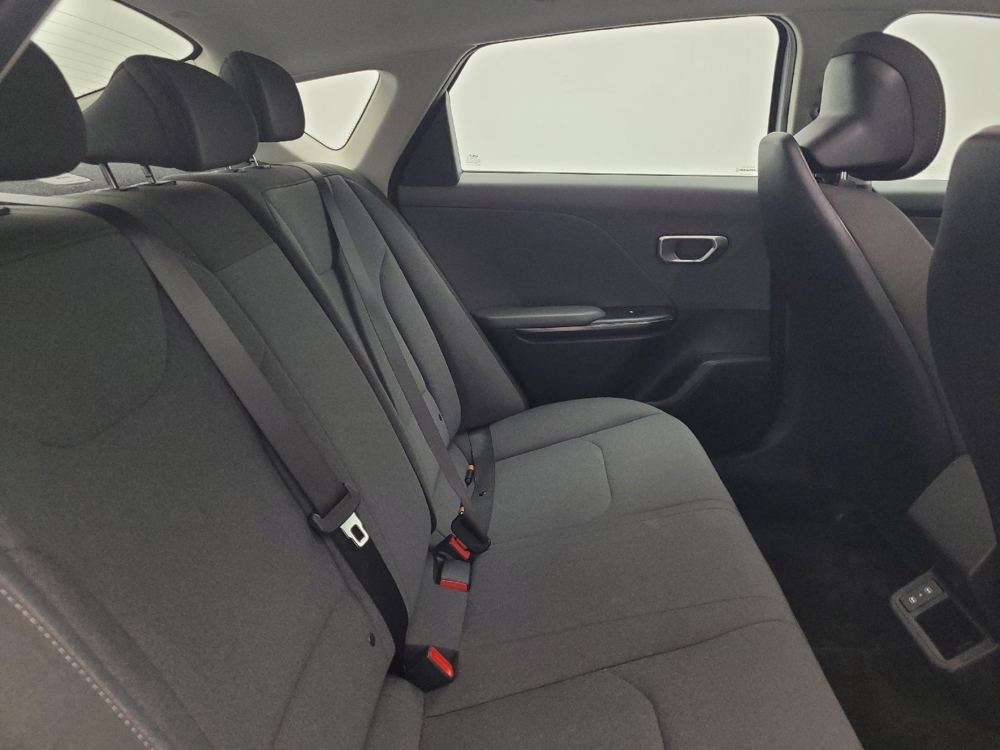 2025 Kia K4 LXS - Photo 15