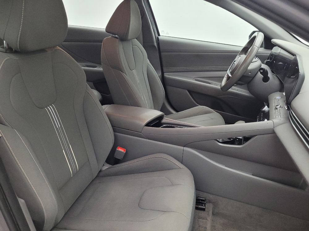 2023 Hyundai Elantra SEL - Photo 16
