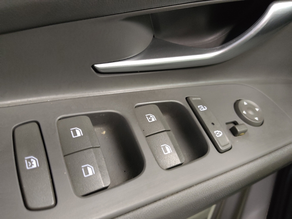 2023 Hyundai Elantra SEL - Photo 21