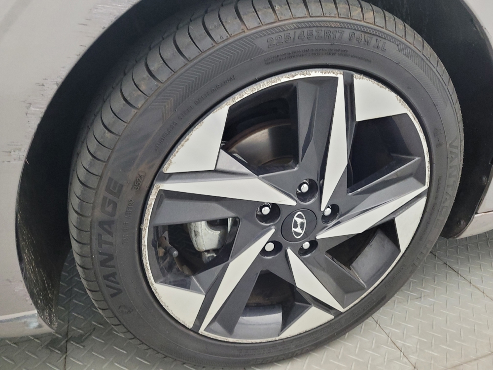 2023 Hyundai Elantra SEL - Photo 24