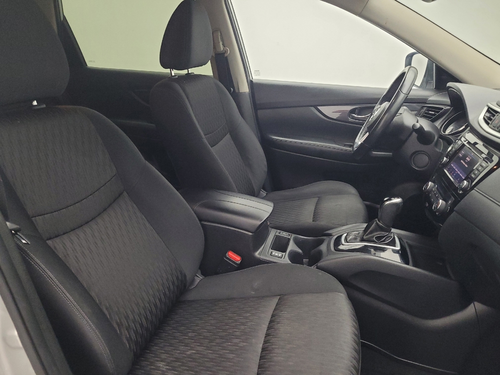 2018 Nissan Rogue SV - Photo 16