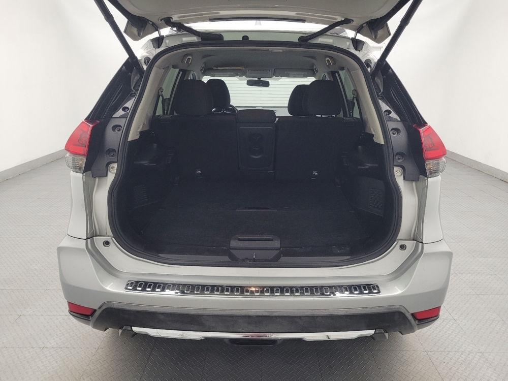 2018 Nissan Rogue SV - Photo 22