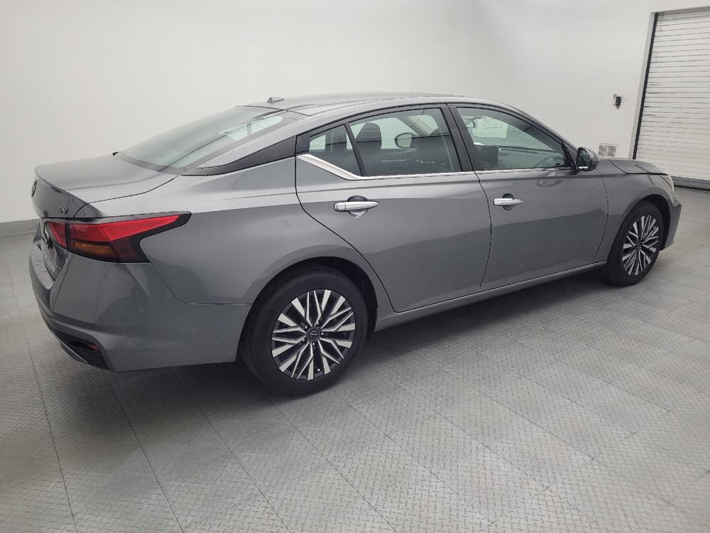 2023 Nissan Altima SV - Photo 8