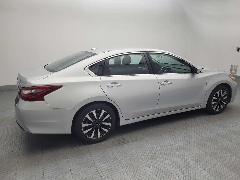 2018 Nissan Altima SV - Photo 8