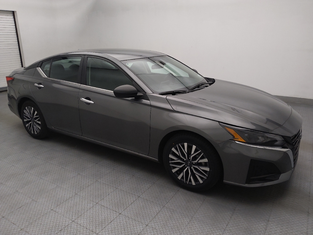 2025 Nissan Altima SV - Photo 9