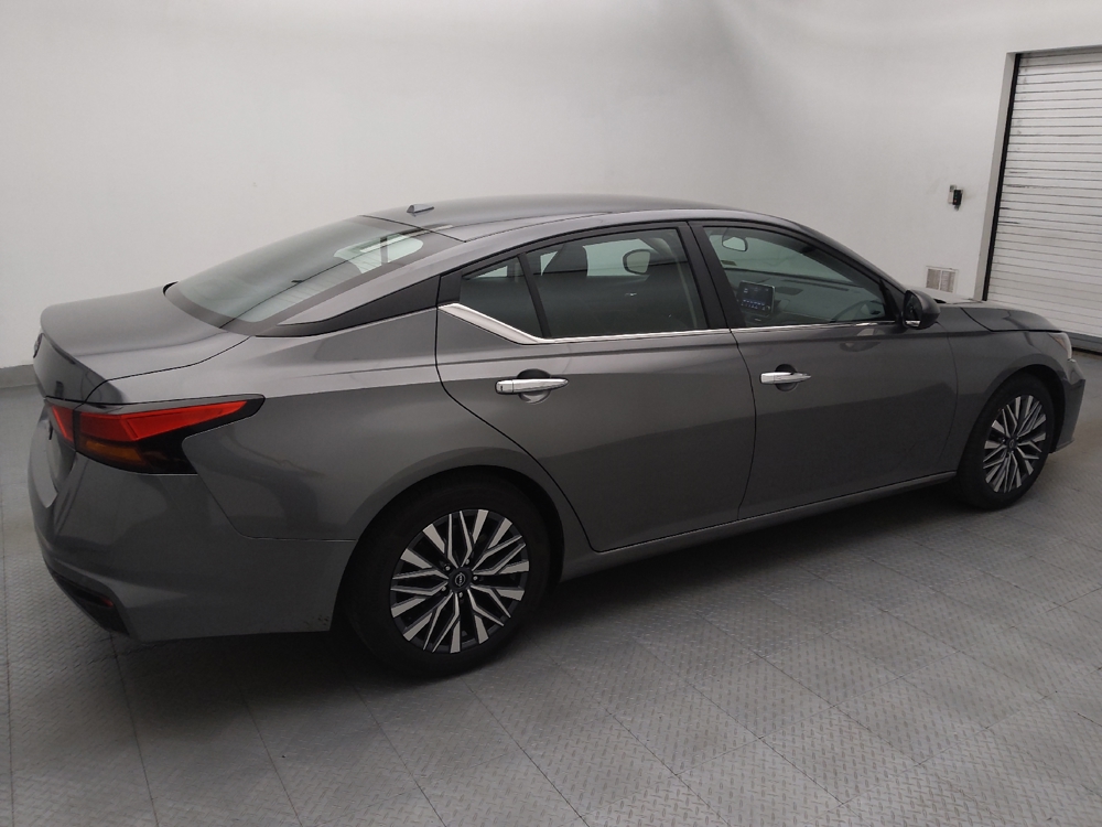 2025 Nissan Altima SV - Photo 8