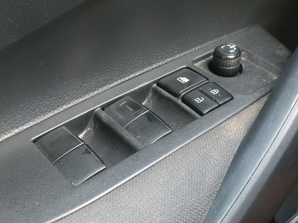 2022 Toyota Corolla LE - Photo 21