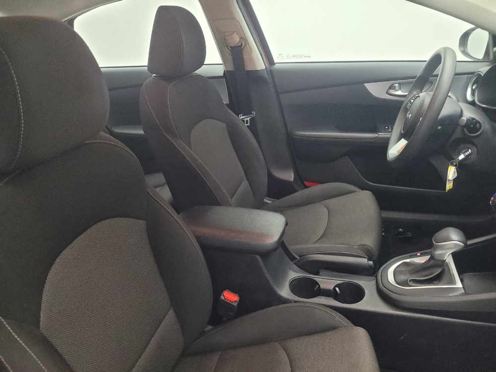2023 Kia Forte LXS - Photo 16