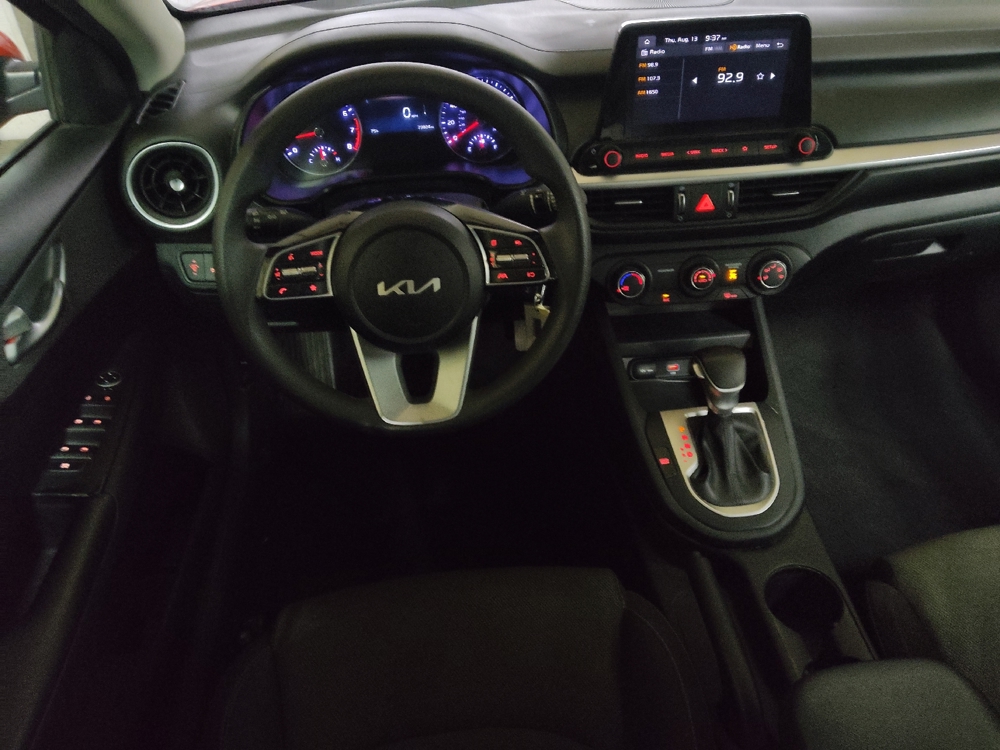 2023 Kia Forte LXS - Photo 17