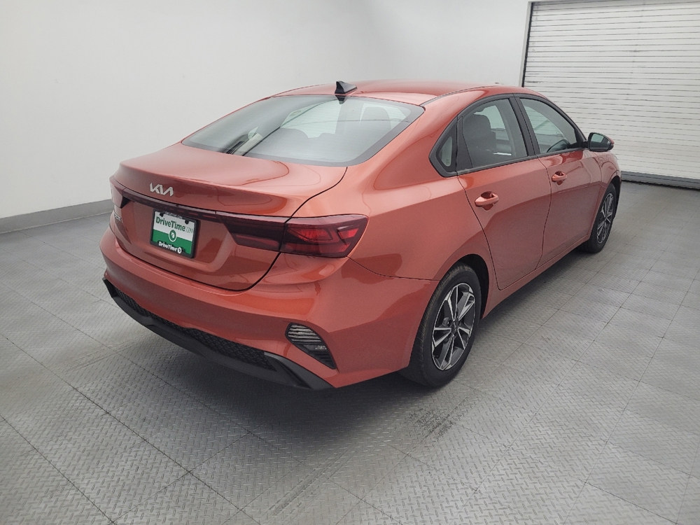 2023 Kia Forte LXS - Photo 7