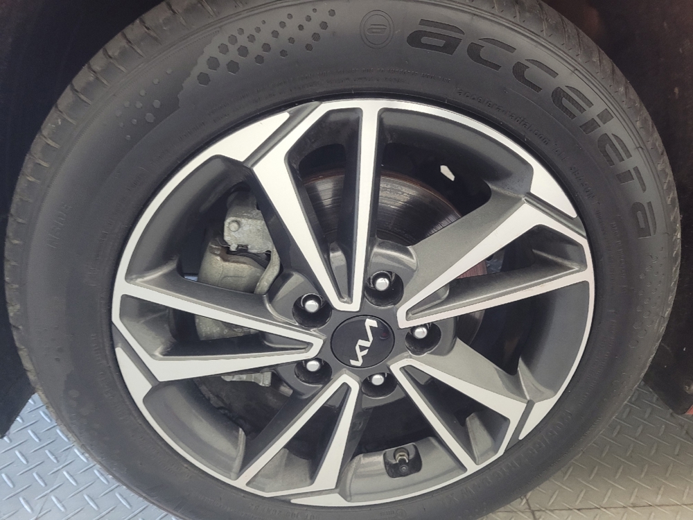 2023 Kia Forte LXS - Photo 24