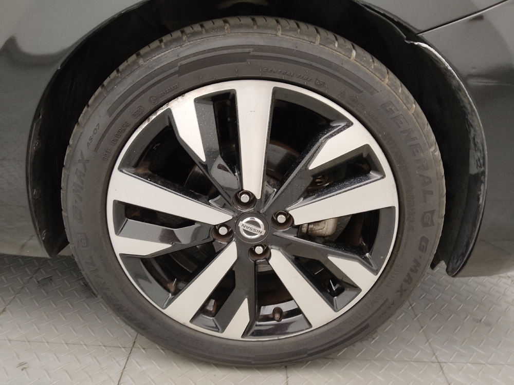 2022 Nissan Versa Sedan SR - Photo 24