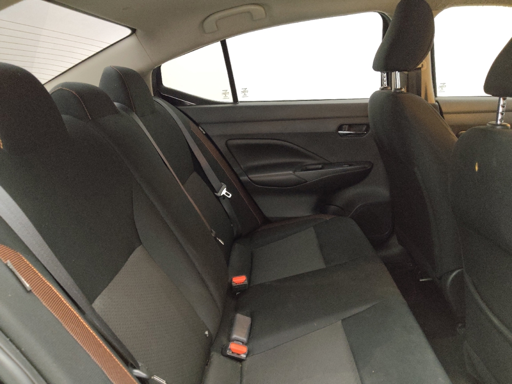 2022 Nissan Versa Sedan SR - Photo 15