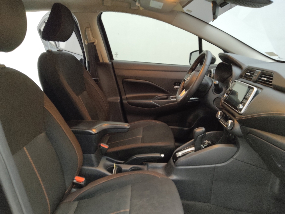 2022 Nissan Versa Sedan SR - Photo 16