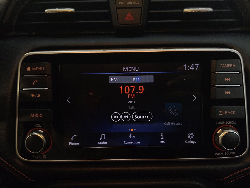 2022 Nissan Versa Sedan SR - Photo 19