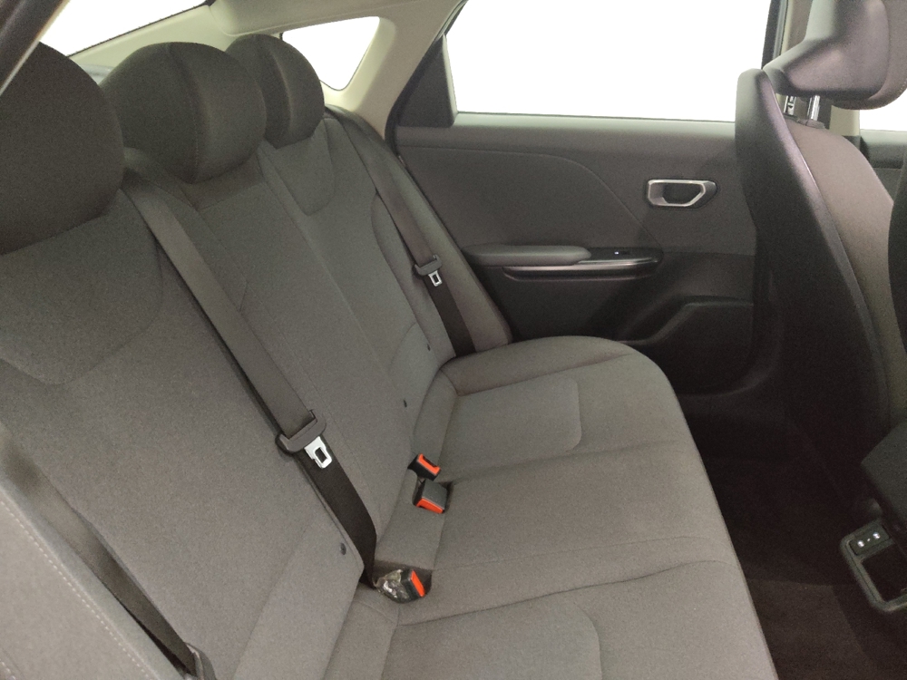 2025 Kia K4 LX - Photo 15
