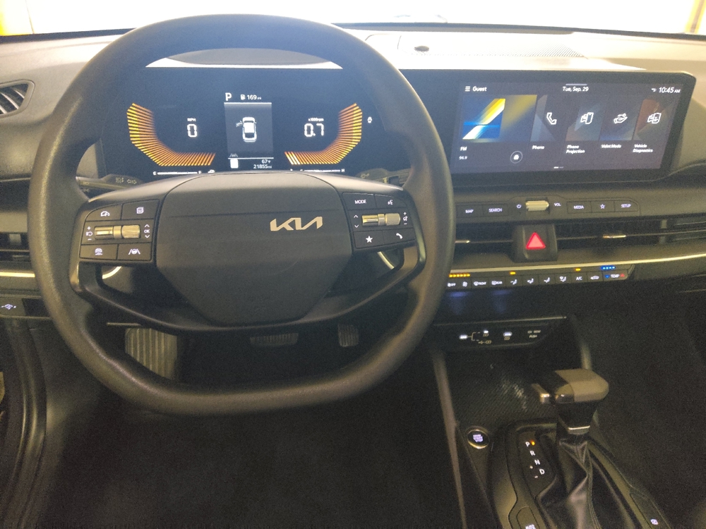2025 Kia K4 LX - Photo 17