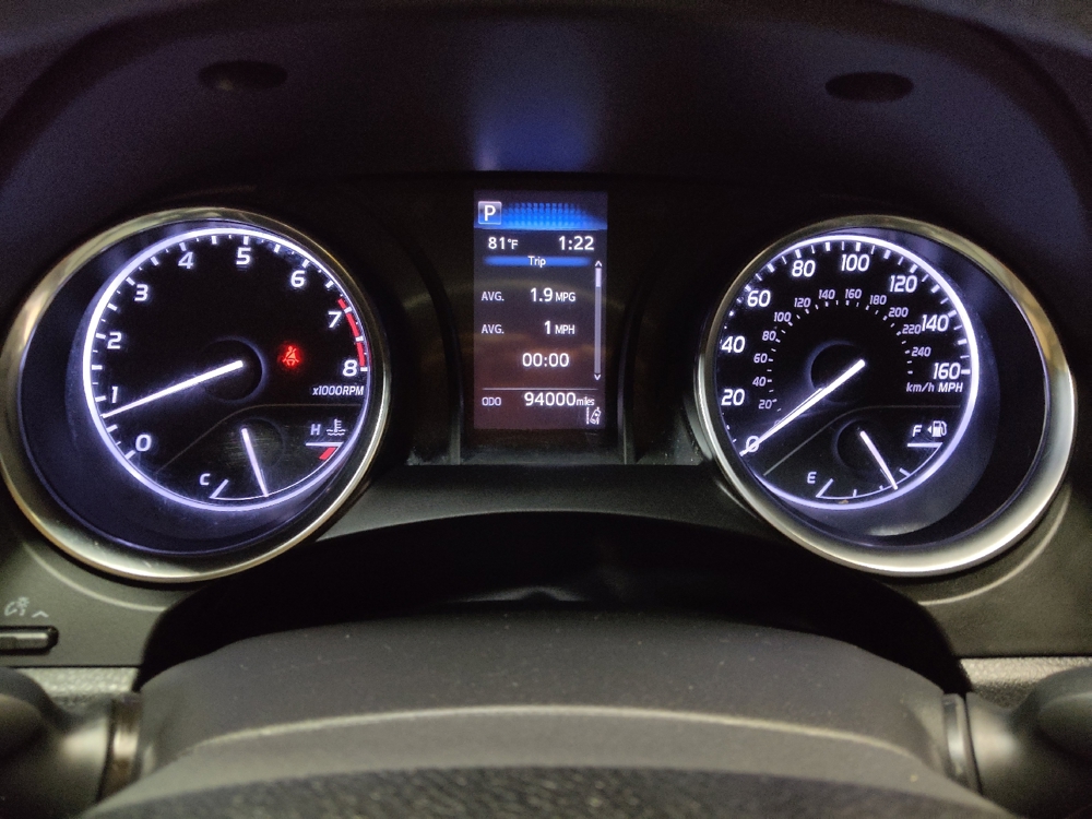 2020 Toyota Camry LE - Photo 18