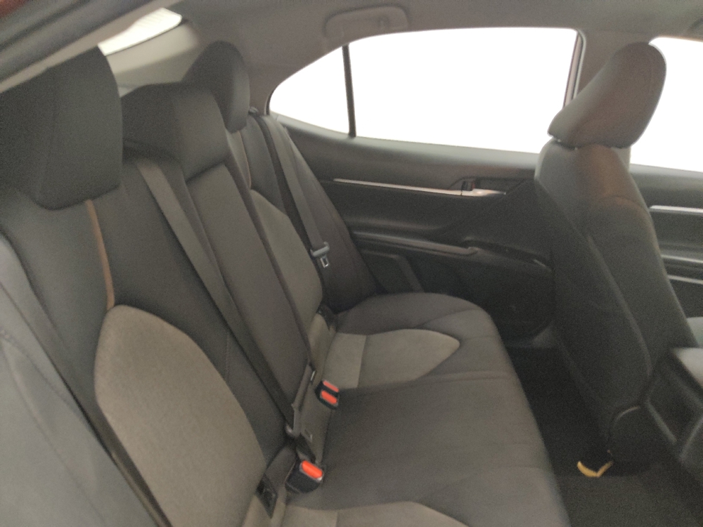 2020 Toyota Camry LE - Photo 15