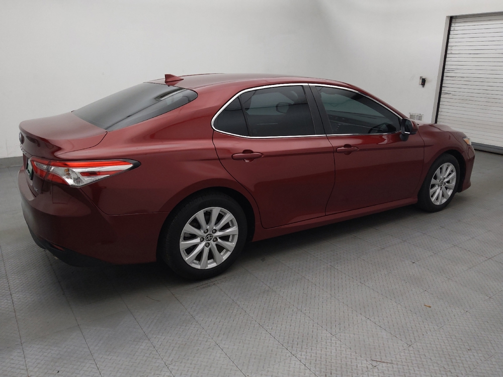 2020 Toyota Camry LE - Photo 8