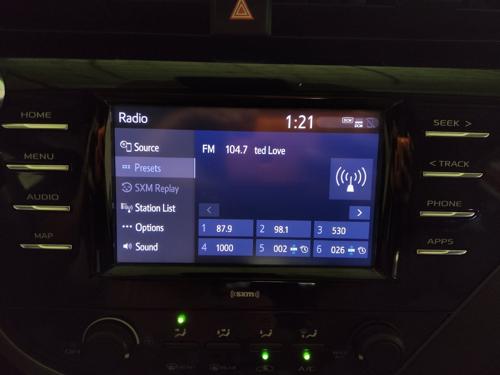 2020 Toyota Camry LE - Photo 19
