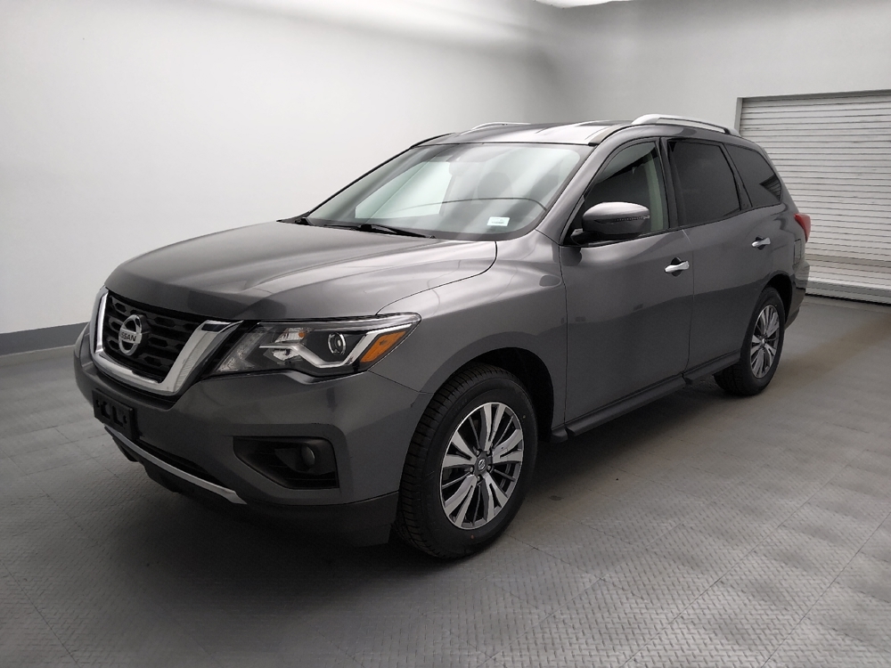 2020 Nissan Pathfinder SV's photo