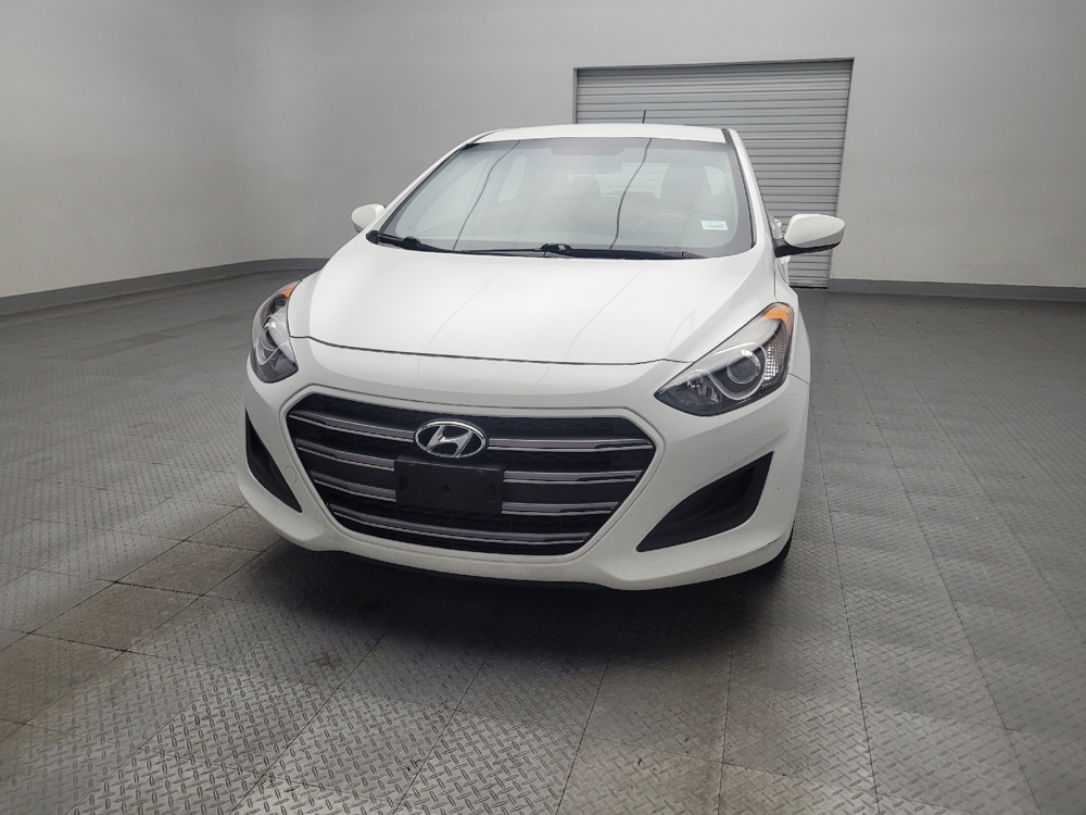 2016 Hyundai Elantra GT Base's photo