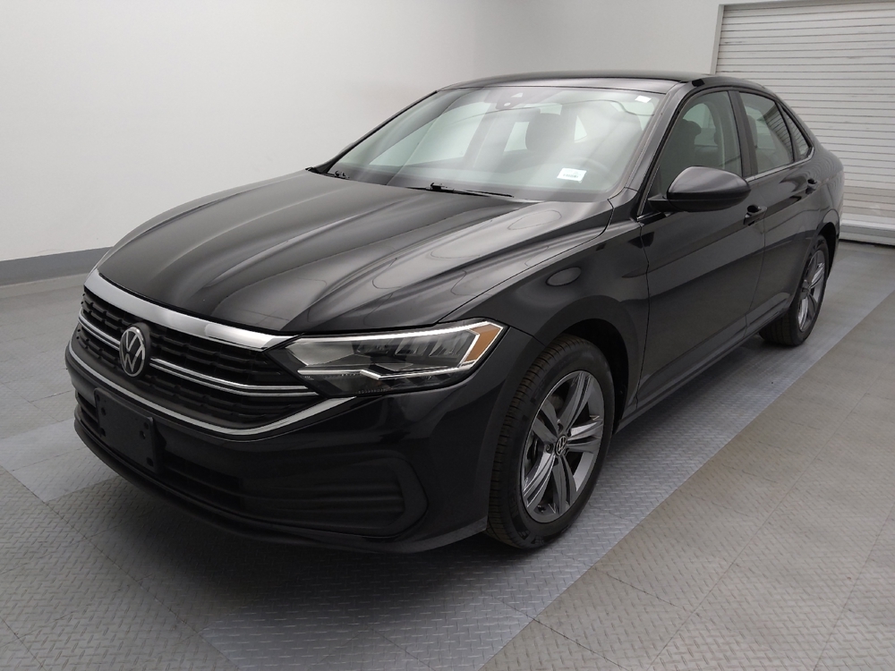 2024 Volkswagen Jetta SE's photo