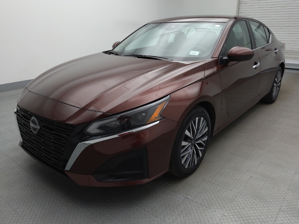 2023 Nissan Altima SV's photo