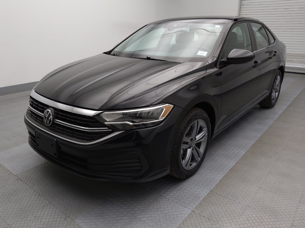 2024 Volkswagen Jetta SE's photo