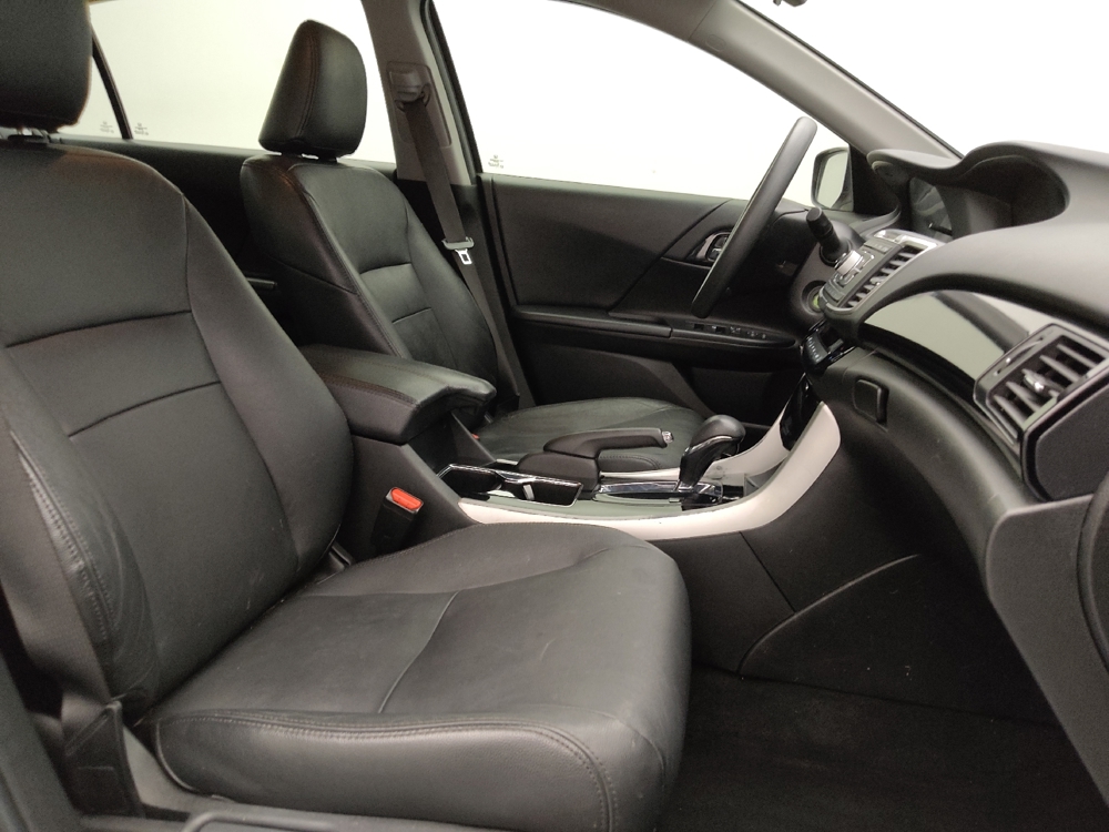 2017 Honda Accord LX - Photo 16