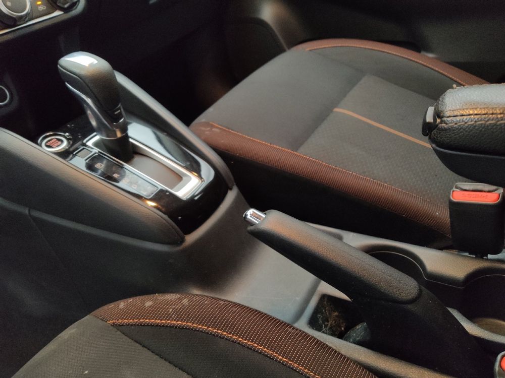 2021 Nissan Versa Sedan SR - Photo 20