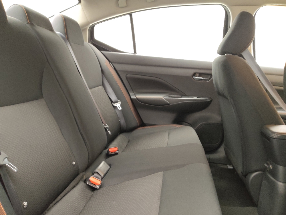 2021 Nissan Versa Sedan SR - Photo 15
