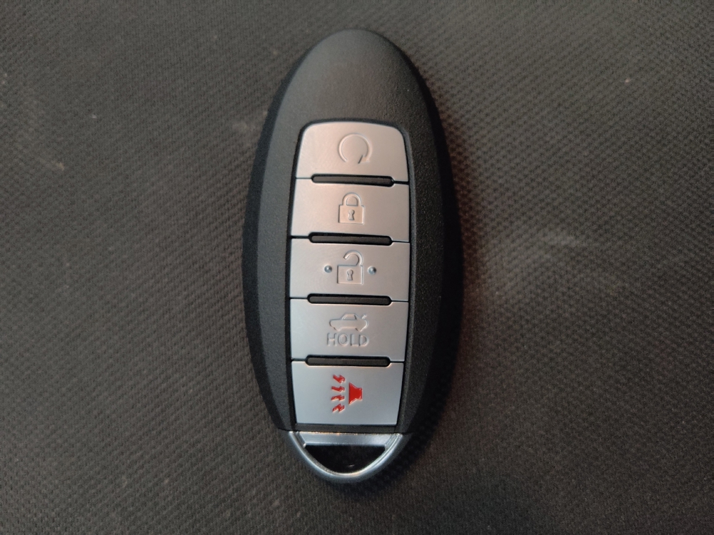 2021 Nissan Versa Sedan SR - Photo 25