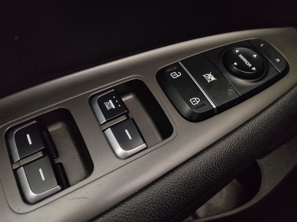 2020 Kia Optima LX - Photo 21