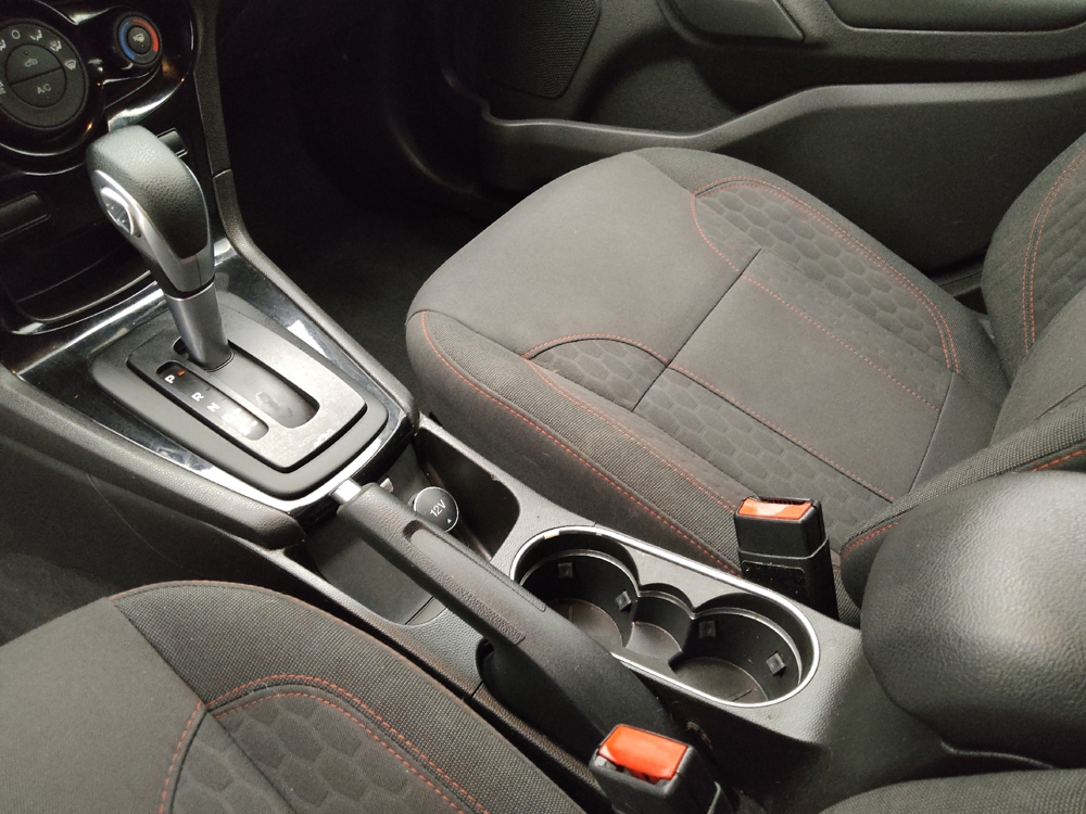2019 Ford Fiesta ST Line - Photo 20