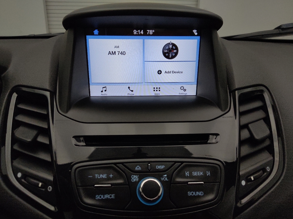 2019 Ford Fiesta ST Line - Photo 19
