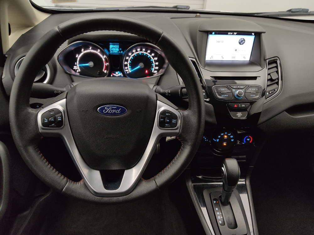 2019 Ford Fiesta ST Line - Photo 17