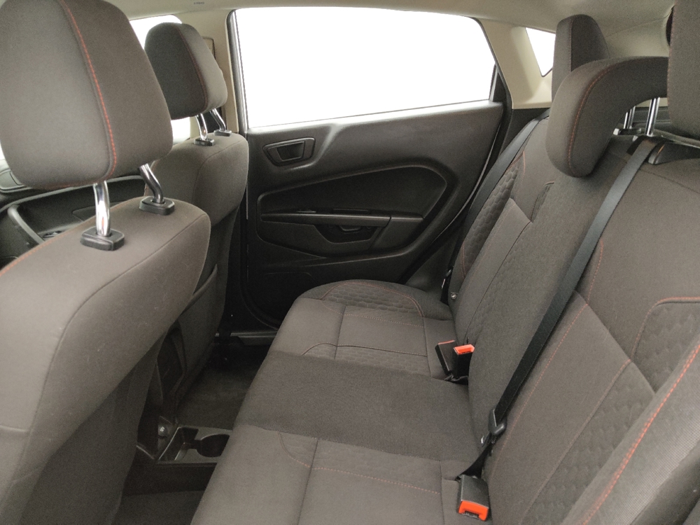 2019 Ford Fiesta ST Line - Photo 14