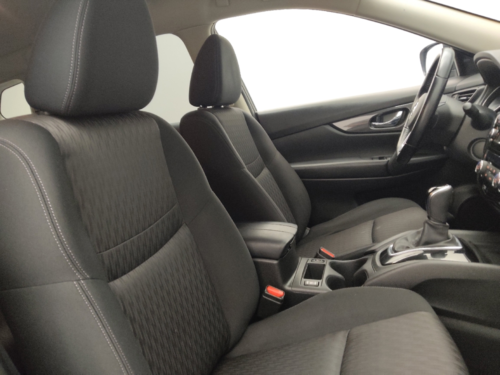 2020 Nissan Rogue SV - Photo 16