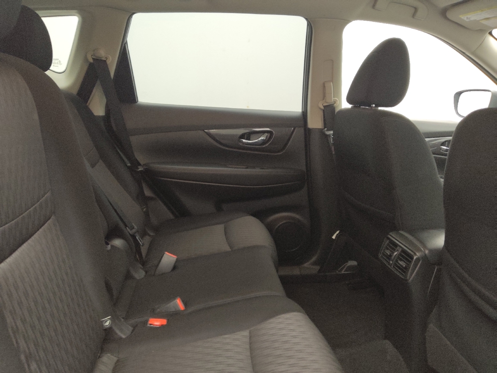 2020 Nissan Rogue SV - Photo 15