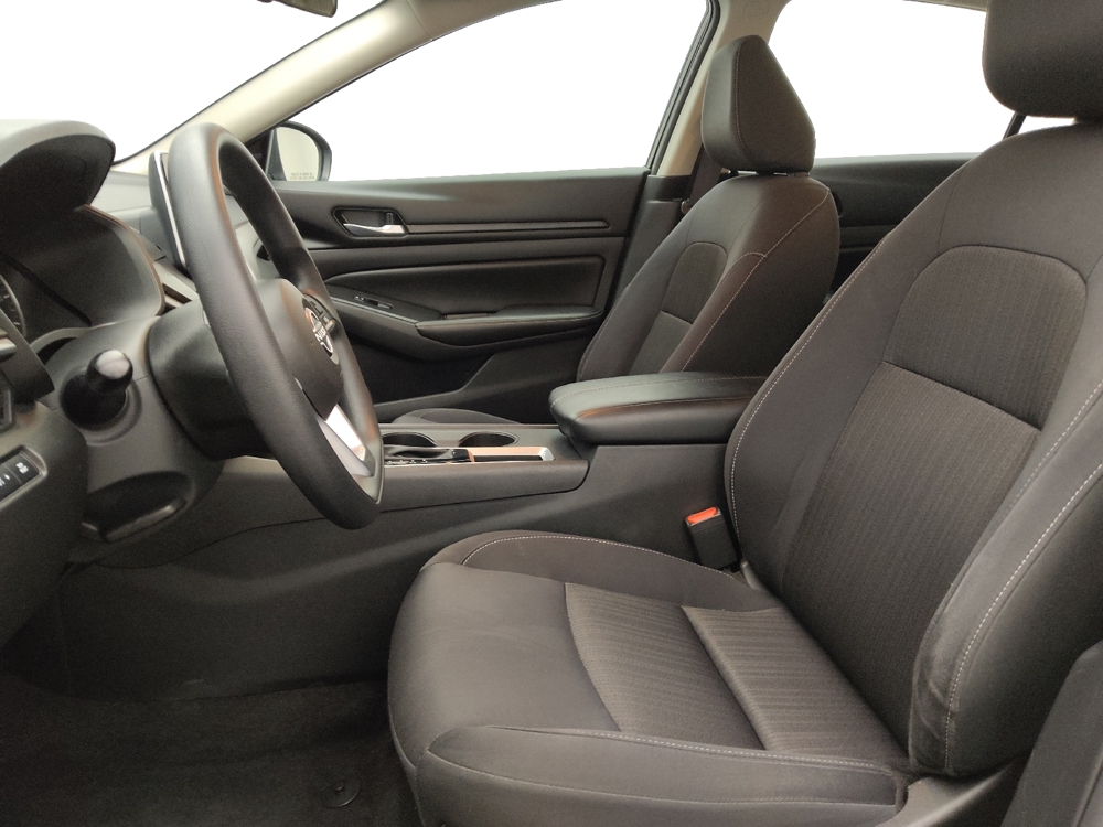 2025 Nissan Altima SV - Photo 13